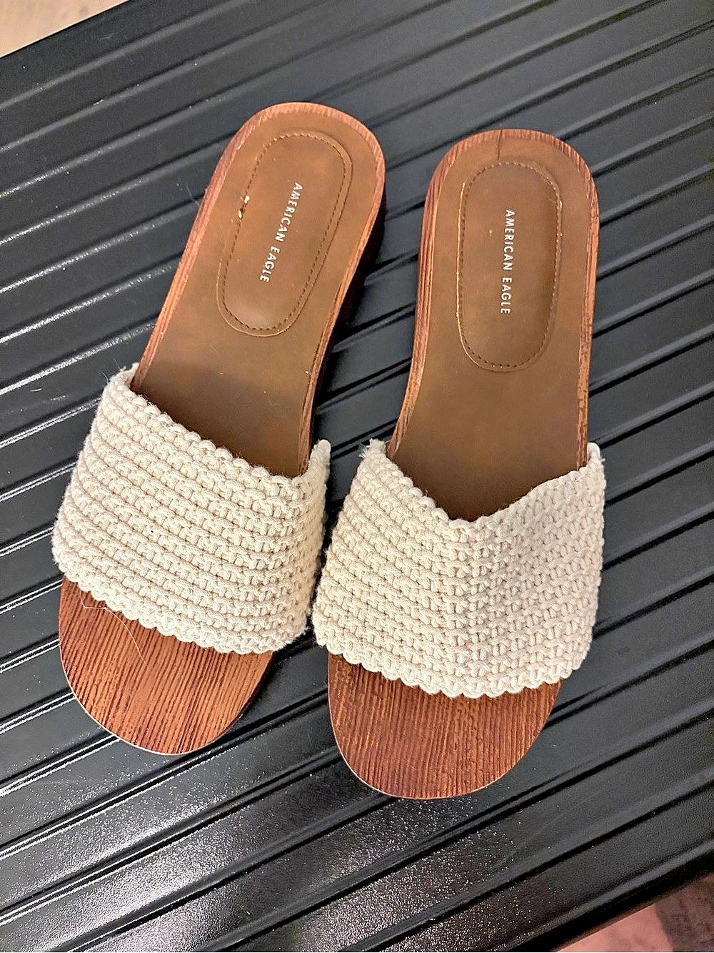 American Eagle AE Crochet Slide Sandal Cream & Brown Size 10